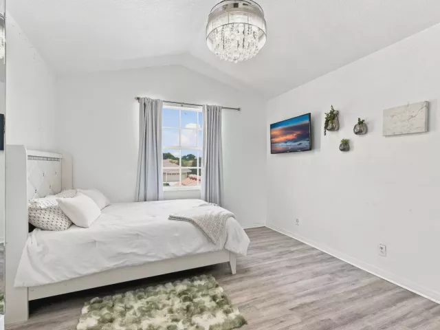 Продажа дома по адресу 20369 HACIENDA Court - фото 9311302