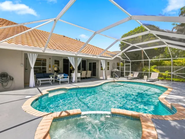 Продажа дома по адресу 20369 HACIENDA Court - фото 9311310
