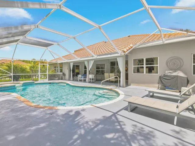 Продажа дома по адресу 20369 HACIENDA Court - фото 9311311
