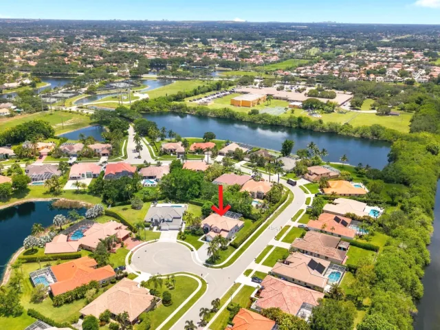 Продажа дома по адресу 20369 HACIENDA Court - фото 9311315