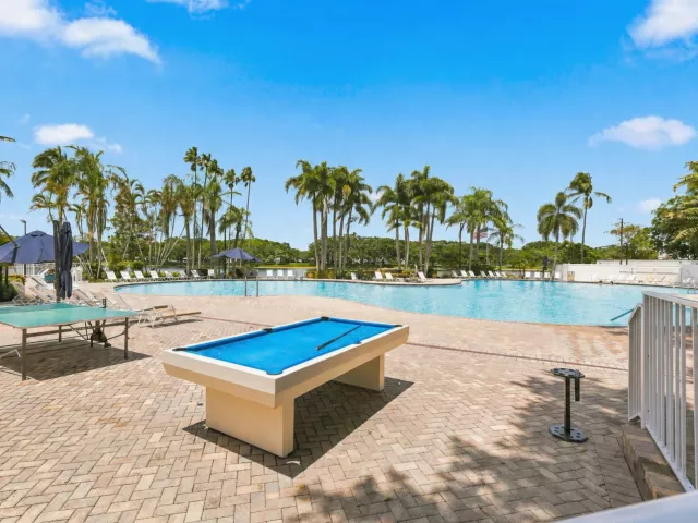 Продажа дома по адресу 20369 HACIENDA Court - фото 9311320