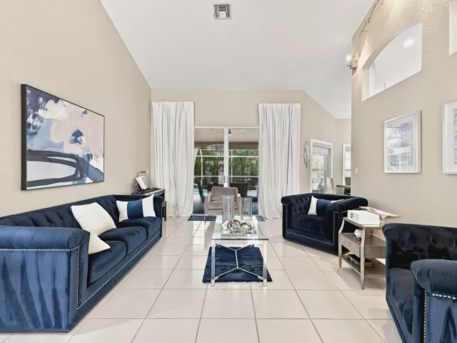 Продажа дома по адресу 20369 HACIENDA Court - фото 9311262