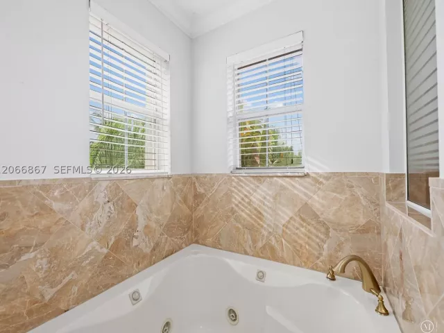 Продажа дома по адресу 1515 Seagrape Way - фото 9237425