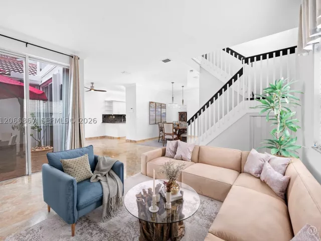 Продажа дома по адресу 1515 Seagrape Way - фото 9237401