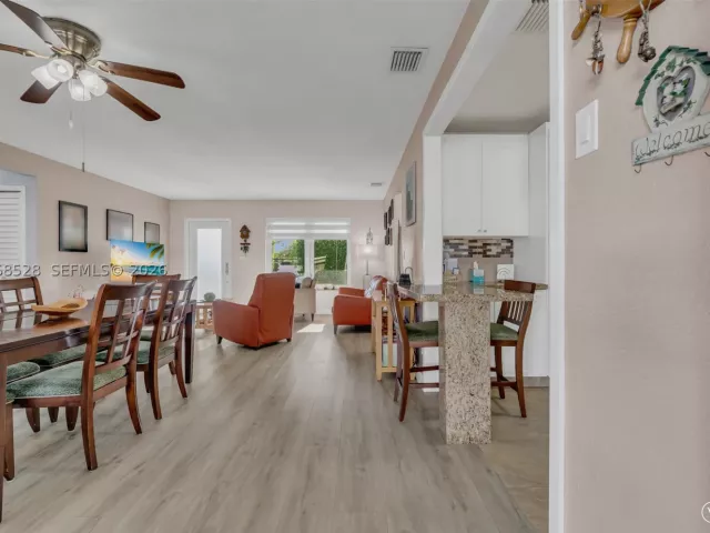 Продажа дома по адресу 4275 SW 87th Ave - фото 9263264