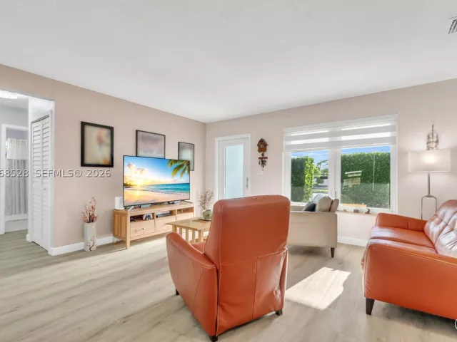 Продажа дома по адресу 4275 SW 87th Ave - фото 9263268