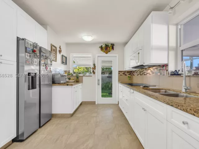 Продажа дома по адресу 4275 SW 87th Ave - фото 9263273