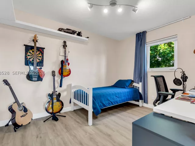 Продажа дома по адресу 4275 SW 87th Ave - фото 9263288