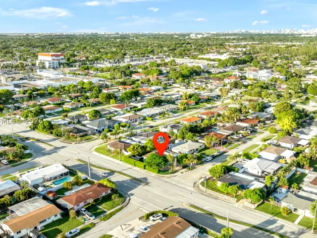 Продажа дома по адресу 4275 SW 87th Ave - фото 9263293