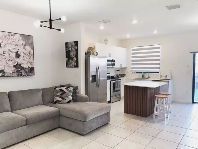 Продажа дома по адресу 23442 SW 127th Pl - фото 9243550