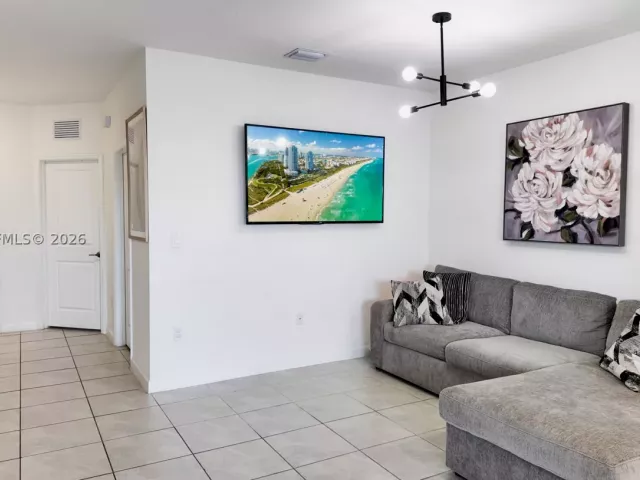Продажа дома по адресу 23442 SW 127th Pl - фото 9243517