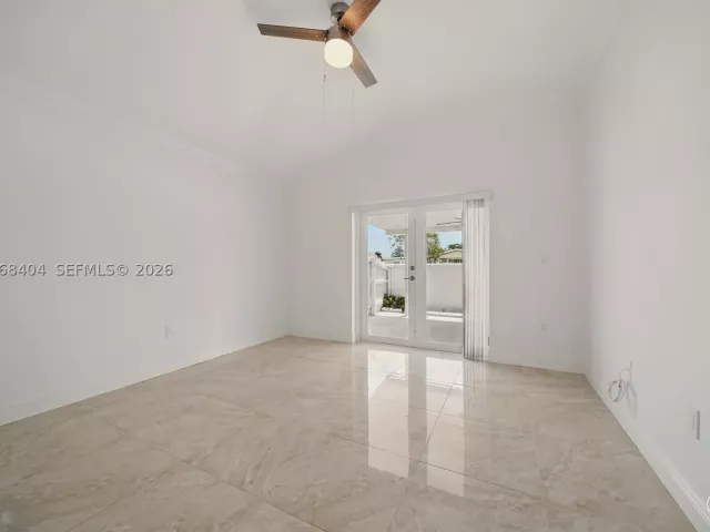 Продажа дома по адресу 5202 NW 187th St - фото 9246071