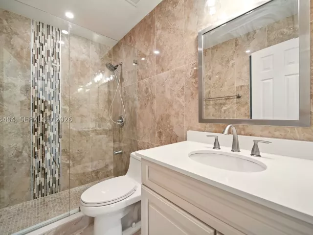Продажа дома по адресу 5202 NW 187th St - фото 9246077