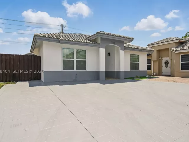 Продажа дома по адресу 5202 NW 187th St - фото 9246093