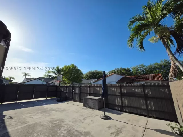 Продажа дома по адресу 11122 SW 143rd Ct - фото 9272411