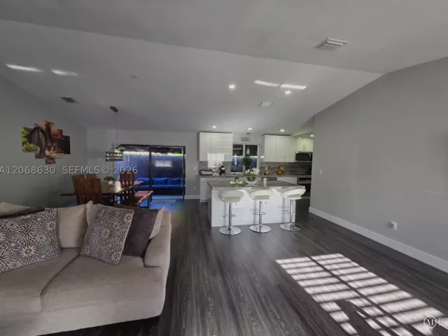 Продажа дома по адресу 11122 SW 143rd Ct - фото 9272398