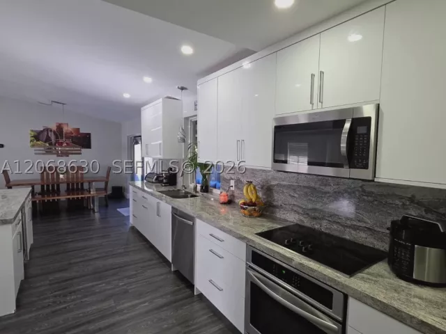 Продажа дома по адресу 11122 SW 143rd Ct - фото 9272399