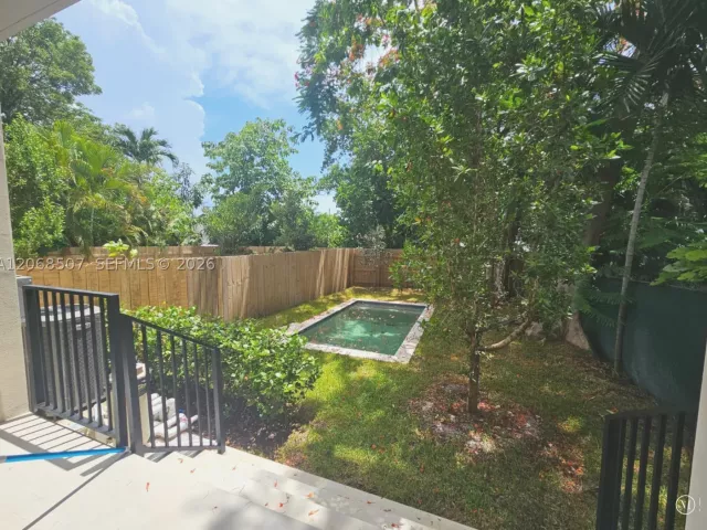 Продажа дома по адресу 2927 SW 36th Ave - фото 9244762