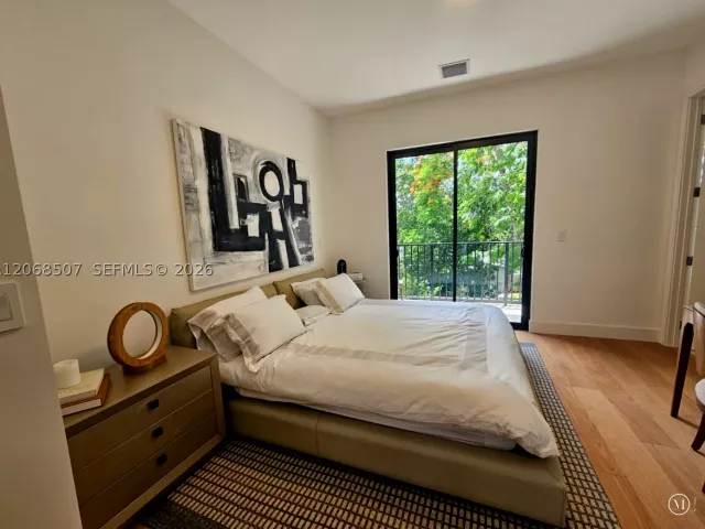 Продажа дома по адресу 2927 SW 36th Ave - фото 9244770
