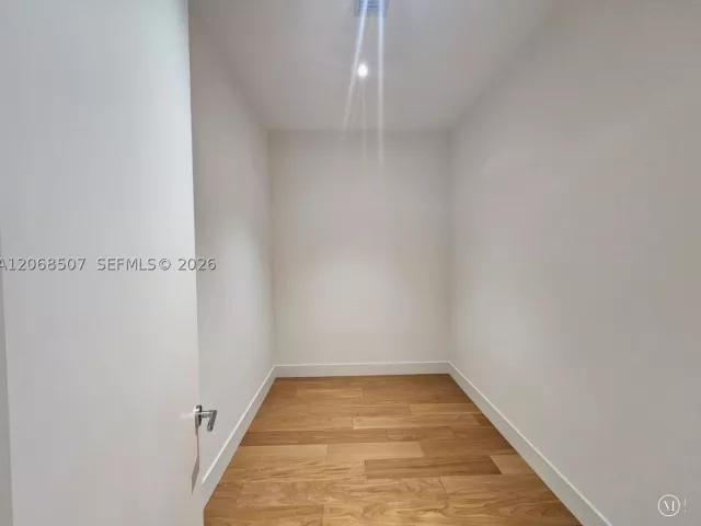 Продажа дома по адресу 2927 SW 36th Ave - фото 9244772