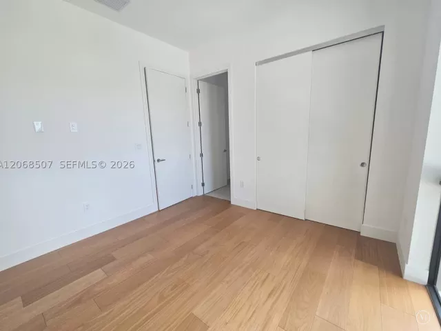 Продажа дома по адресу 2927 SW 36th Ave - фото 9244780
