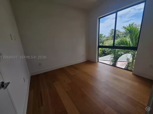 Продажа дома по адресу 2927 SW 36th Ave - фото 9244782