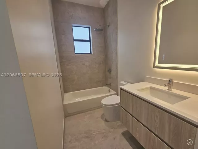 Продажа дома по адресу 2927 SW 36th Ave - фото 9244786