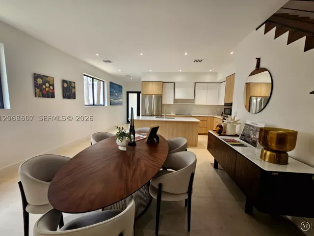 Продажа дома по адресу 2927 SW 36th Ave - фото 9244748