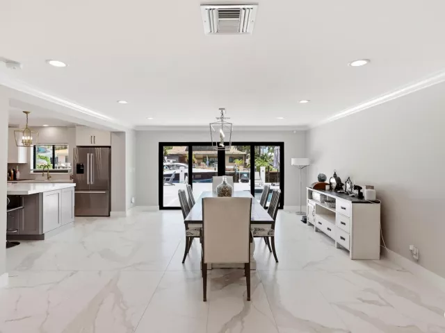 Продажа дома по адресу 2447 SE 10th Street - фото 9275285