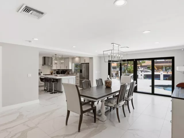 Продажа дома по адресу 2447 SE 10th Street - фото 9275286