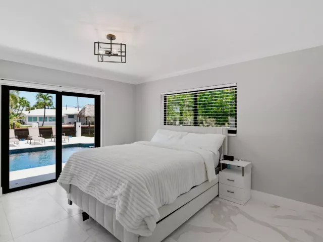 Продажа дома по адресу 2447 SE 10th Street - фото 9275289