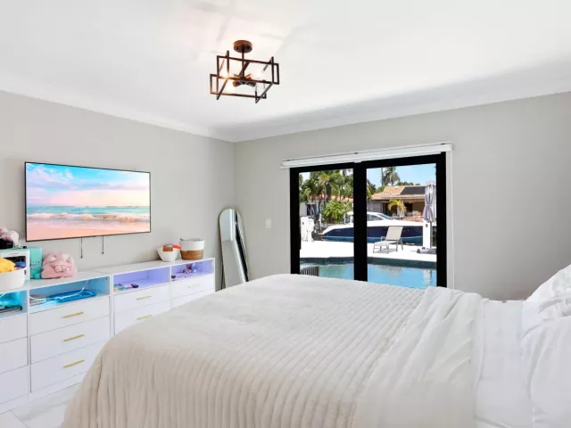 Продажа дома по адресу 2447 SE 10th Street - фото 9275290