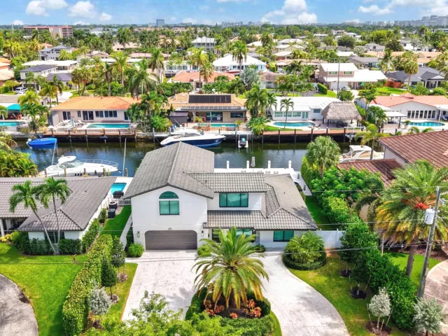 Продажа дома по адресу 2447 SE 10th Street - фото 9275273