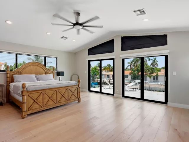 Продажа дома по адресу 2447 SE 10th Street - фото 9275293