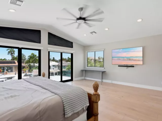 Продажа дома по адресу 2447 SE 10th Street - фото 9275294