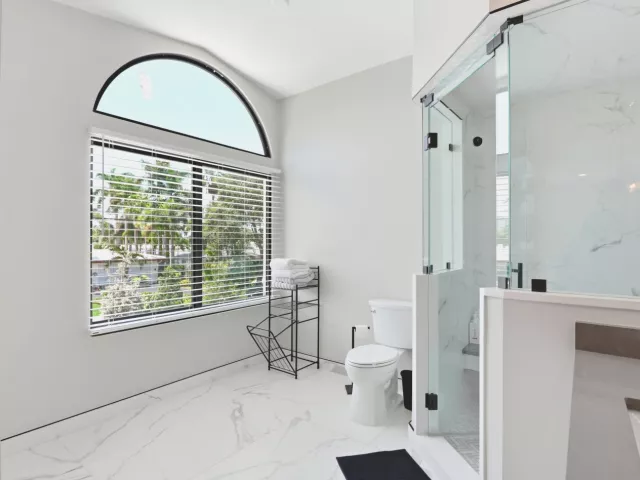 Продажа дома по адресу 2447 SE 10th Street - фото 9275297