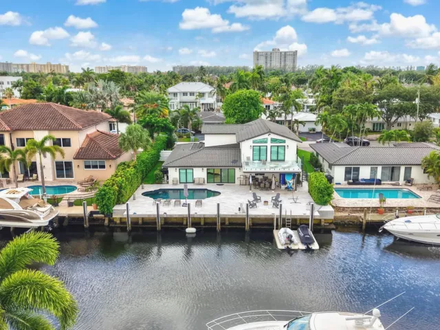 Продажа дома по адресу 2447 SE 10th Street - фото 9275274