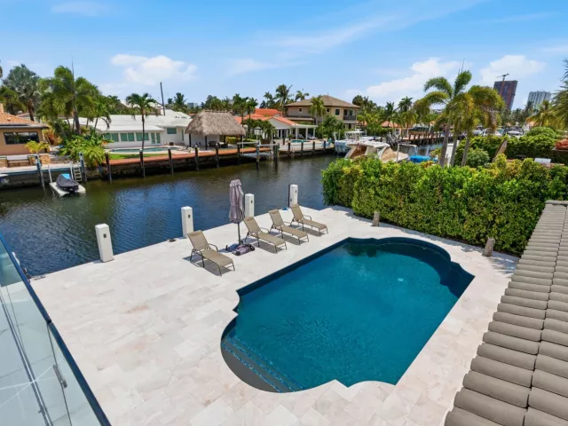 Продажа дома по адресу 2447 SE 10th Street - фото 9275276