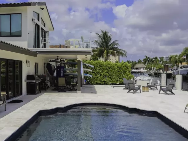 Продажа дома по адресу 2447 SE 10th Street - фото 9275277