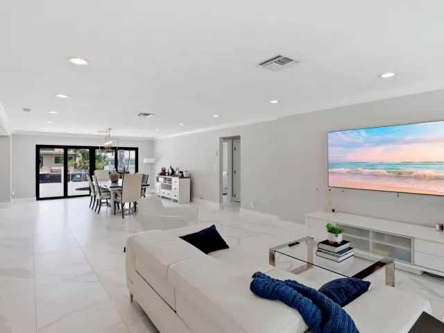 Продажа дома по адресу 2447 SE 10th Street - фото 9275280