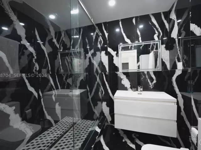 Продажа дома по адресу 2920 SW 69th Ave - фото 9290517
