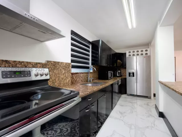 Продажа дома по адресу 2920 SW 69th Ave - фото 9290520