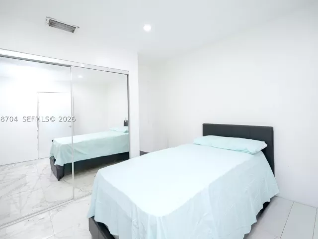 Продажа дома по адресу 2920 SW 69th Ave - фото 9290523
