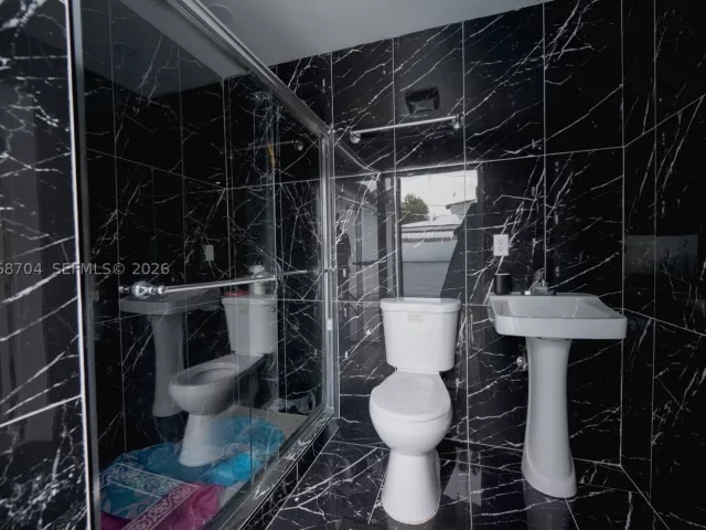 Продажа дома по адресу 2920 SW 69th Ave - фото 9290525