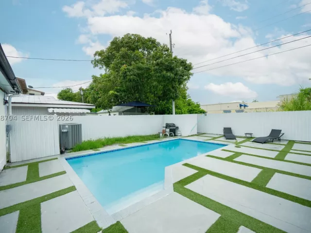 Продажа дома по адресу 2920 SW 69th Ave - фото 9290526