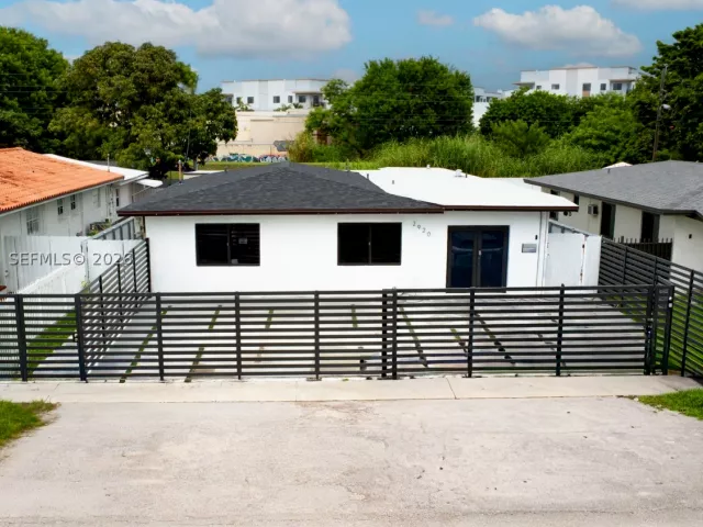 Продажа дома по адресу 2920 SW 69th Ave - фото 9290509