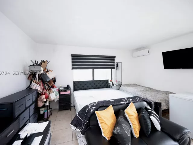 Продажа дома по адресу 2920 SW 69th Ave - фото 9290532