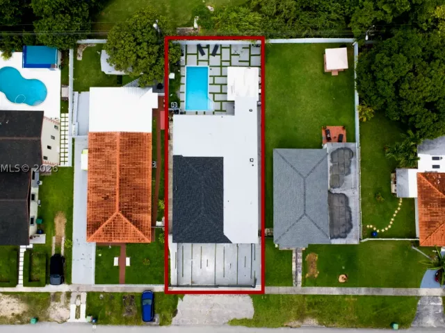Продажа дома по адресу 2920 SW 69th Ave - фото 9290510