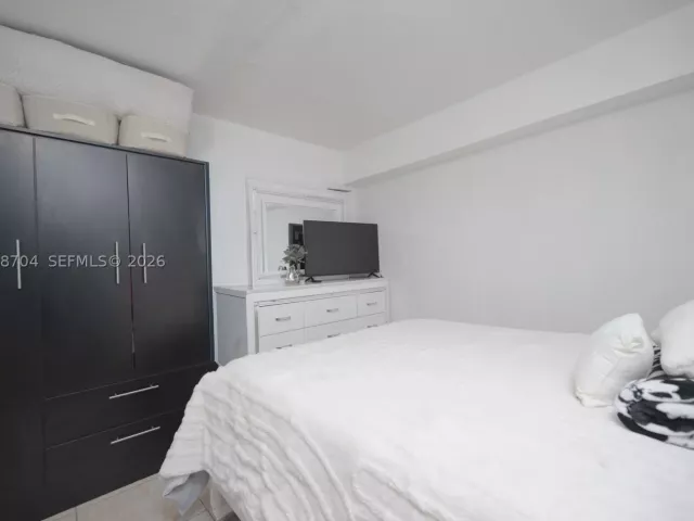 Продажа дома по адресу 2920 SW 69th Ave - фото 9290543