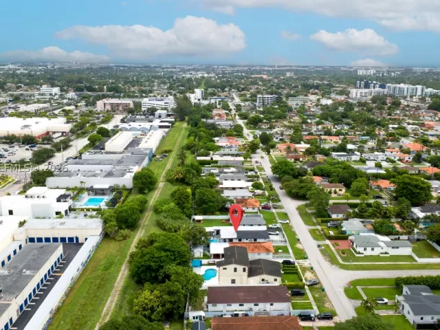 Продажа дома по адресу 2920 SW 69th Ave - фото 9290556
